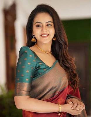 RED WOVEN Faux Faux Kanjivaram SILK SAREE WITH BLOUSE PIECE 4