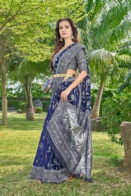 Floral cotton blend Zari Saree 1