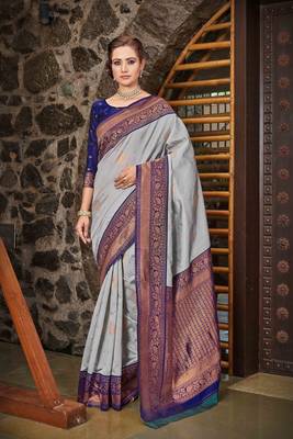 Ethnic Motifs Woven Design Zari Silk Blend Kanjeevaram Saree 1