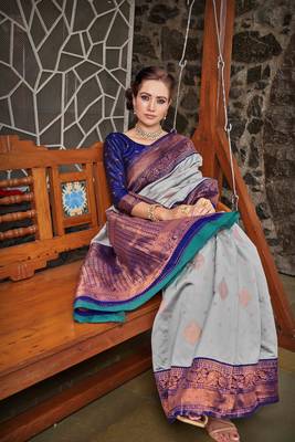 Ethnic Motifs Woven Design Zari Silk Blend Kanjeevaram Saree 2