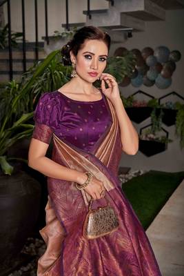 Ethnic Motifs Woven Design Zari Silk Blend Kanjeevaram Saree 3