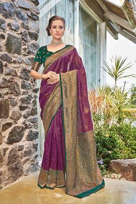 Ethnic Motifs Woven Design Zari Silk Blend Kanjeevaram Saree 1