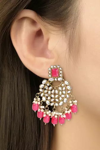 Traditional Pearl Kundan Choker Jewellery Necklace Set with Maang Tikka