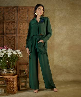 Forest green crop shirt and pant set 2