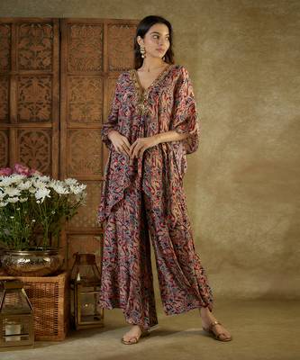 Ivory prtinted kaftan set 1