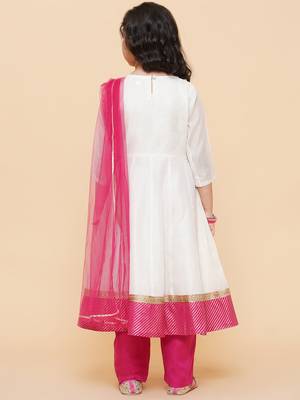 White Embroidered Cotton Kurta Set 3
