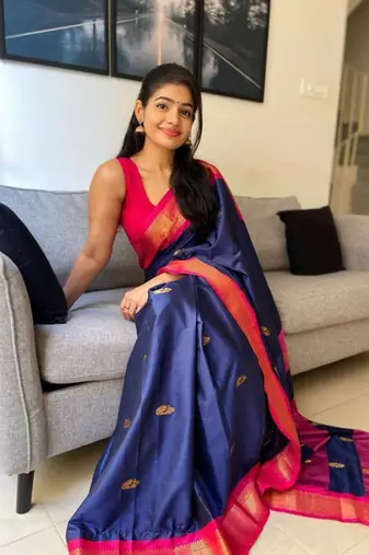 Navyblue silk Blend Sarees With Blouse