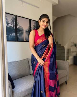 Navyblue silk Blend Sarees With Blouse 3