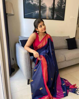 Navyblue silk Blend Sarees With Blouse 5
