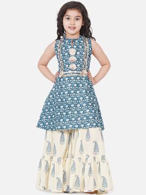 Blue Printed Cotton Blend Kurta Set 1