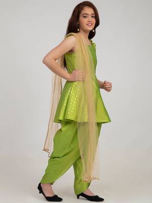 Green Solid Silk Blend Kurta Set 3