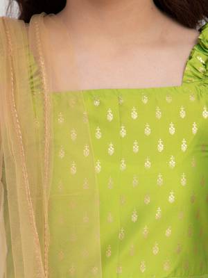 Green Solid Silk Blend Kurta Set 4