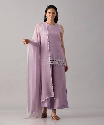 Lilac hand embroidered kurta set 1
