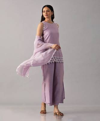 Lilac hand embroidered kurta set 2