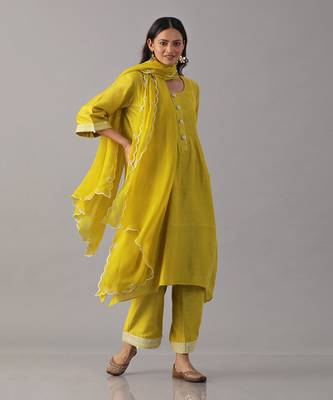 Yellow chanderi silk kurta set 4