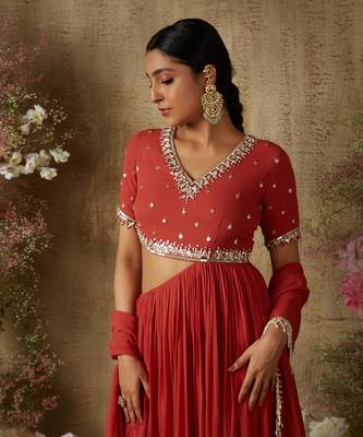 Rust red cut out set 3
