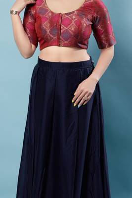 Padded Brocade Round Neck Blouse 5