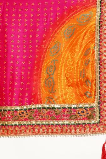Pink bandhani saree with lace border and unstitched blouse piece