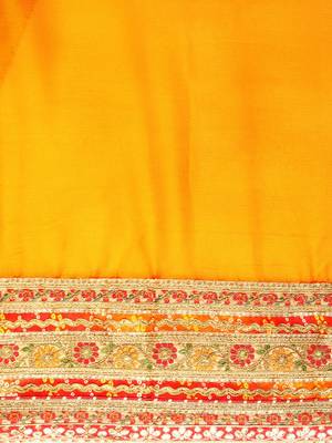 Yellow bandhani saree with lace border and unstitched blouse piece 5