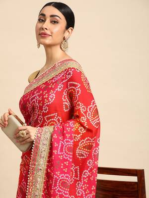 Pink bandhani saree with lace border and unstitched blouse piece 3
