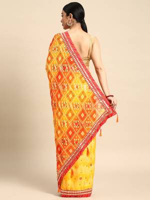 Yellow bandhani saree with lace border and unstitched blouse piece 2