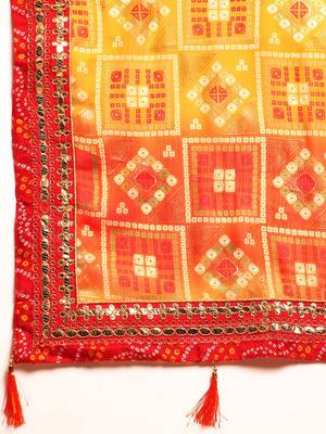 Yellow bandhani saree with lace border and unstitched blouse piece 4