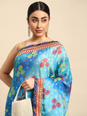 Blue bandhani saree with lace border and unstitched blouse piece 3