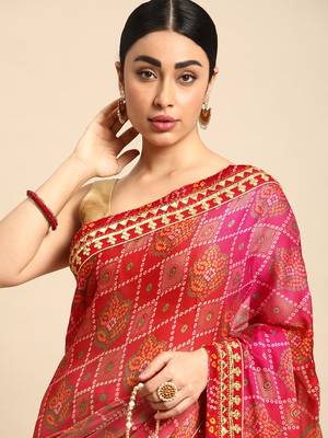 Red bandhani saree with lace border and unstitched blouse piece 3