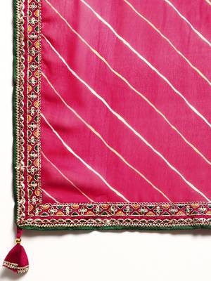 Pink leheriya saree with lace border and  unstitched blouse piece 4