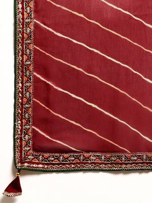 Maroon leheriya saree with lace border and  unstitched blouse piece 4