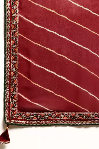 Maroon leheriya saree with lace border and  unstitched blouse piece
