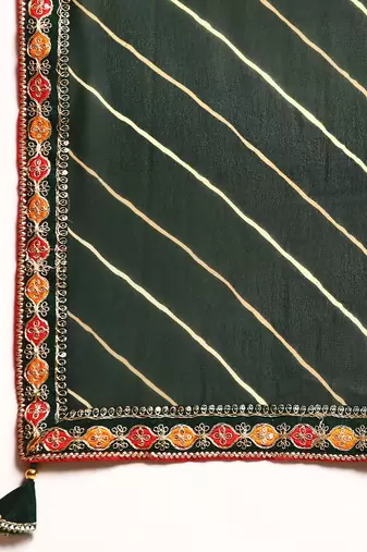 Green leheriya saree with lace border and  unstitched blouse piece