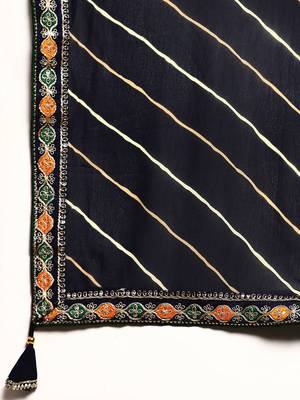 Navy blue leheriya saree with lace border and  unstitched blouse piece 4