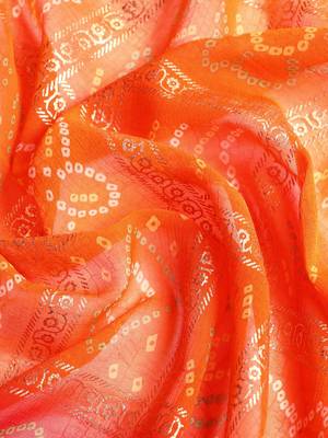 Red  bandhani saree with lace border and unstitched blouse piece 5
