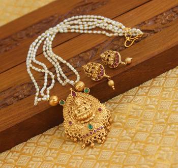 Matte finish pearl temple necklace set 1