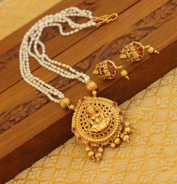 Matte finish pearl temple necklace set 1