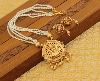 Matte finish pearl temple necklace set 1