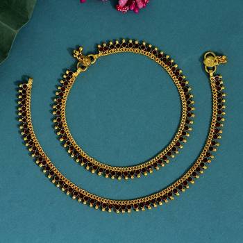 Maroon color rhinestone anklets 2