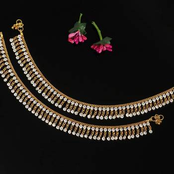 White color rhinestone anklets 2