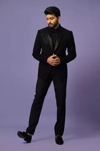 Onyx suit set