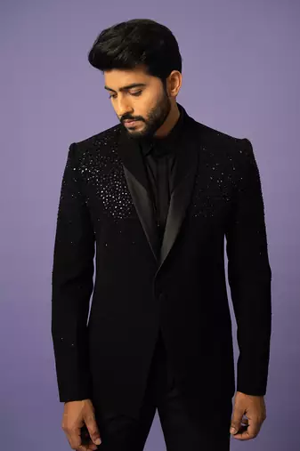 Onyx suit set