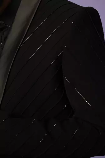 Raven suit set