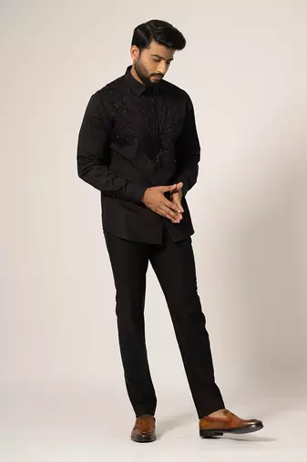 Black fountain shirt