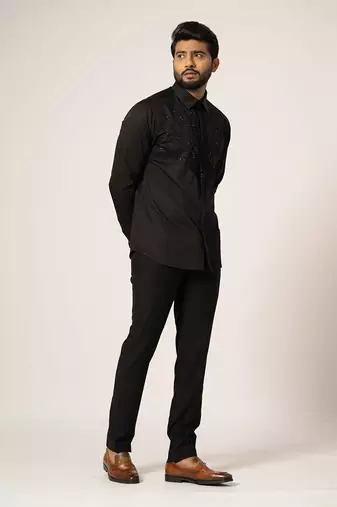 Black fountain shirt