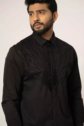 Black fountain shirt