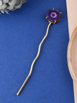 Women gold toned hairstick. 1