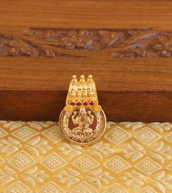 Gold plated palakka lakshmi kasu pendent 1