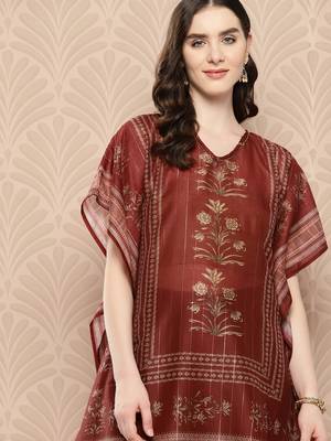 Yufta women maroon cutdana work floral print kaftan kurta 5