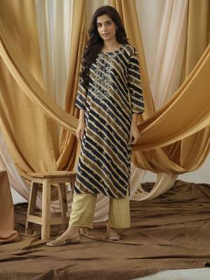 women black embroidered kurta 2