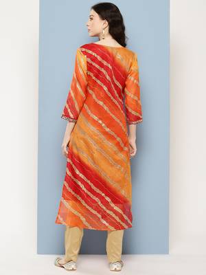 Yufta women yellow leheriya and cotton lining straight kurta 3